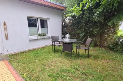 Ein Garten an der Unterkunft Ferienwohnung bei Lübeck