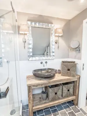 Ein Badezimmer in der Unterkunft HOME Suites Beachloft Alte Bergstr 13