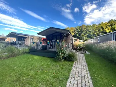 Ein Garten an der Unterkunft Ostseecamp Spatzennest