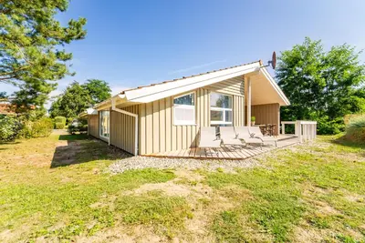 Das Gebäude in dem sich das Ferienhaus befindet