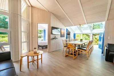 TV/Unterhaltungsangebot in der Unterkunft Strandblick - Dorf 1 Ferienhaus 09