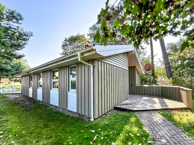 Ein Garten an der Unterkunft Strandblick - Dorf 1 Ferienhaus 16