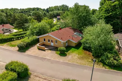 Das Gebäude in dem sich das Ferienhaus befindet