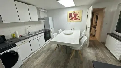Küche/Küchenzeile in der Unterkunft KüstenNest gepflegte großzügige Ferienwohnung Nähe Ostsee mit Garten