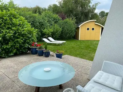 Ein Garten an der Unterkunft Ferienbungalow SOL