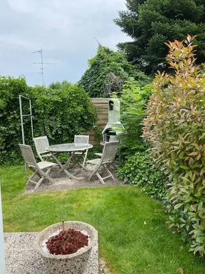 Ein Garten an der Unterkunft Ferienbungalow SOL