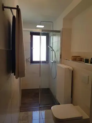 Ein Badezimmer in der Unterkunft Schöne 120-qm-Ferienwohnung - Sonnenterrasse - Stadtgrenze Lübeck