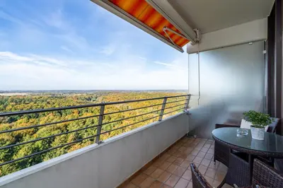 Ein Balkon oder eine Terrasse in der Unterkunft TimmenKoje App 290