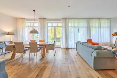 Ein Sitzbereich in der Unterkunft Villa Daheim Travemünde