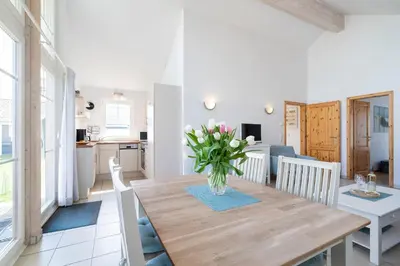 Küche/Küchenzeile in der Unterkunft Haus Seestern mit Meerblick, Sauna und Kaminofen