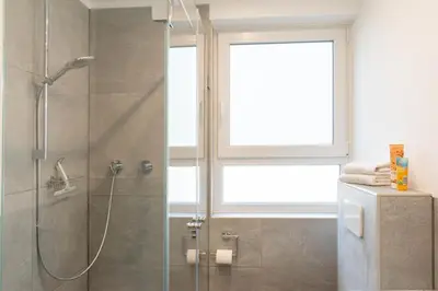 Ein Badezimmer in der Unterkunft Ferienwohnung Wellenbrecher Niendorf