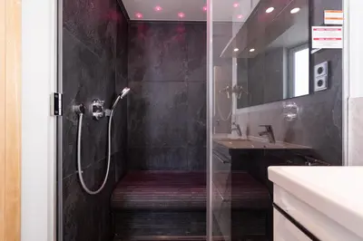 Ein Badezimmer in der Unterkunft Ferienwohnung Hafenkino 23