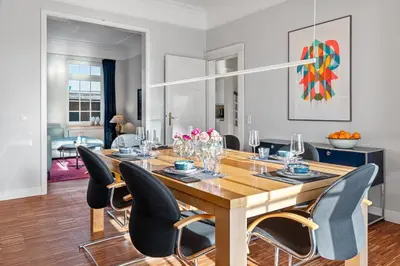 Ein Sitzbereich in der Unterkunft CLS Moderne Villa Bad Schwartau mit Garten für bis zu 6 Personen, 2 E-Ladesäulen, 3 Parkplätze, Loggia, Big GREEN EGG, Massagesessel, Kaffeevollautomat, großes Haus zwischen Lübeck und Ostsee, ideale A1 Anbindung nach Hamburg, Lübeck, Timmendorfer Strand