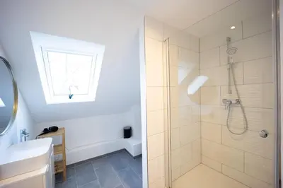 Ein Badezimmer in der Unterkunft HejU - Charmanter Altbau für 8 oder 6