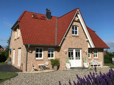 Das Gebäude in dem sich das Ferienhaus befindet