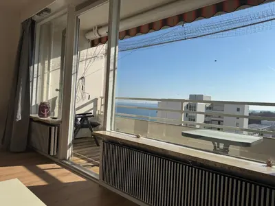 Ein Balkon oder eine Terrasse in der Unterkunft Ostsee Apartment mit Meerblick