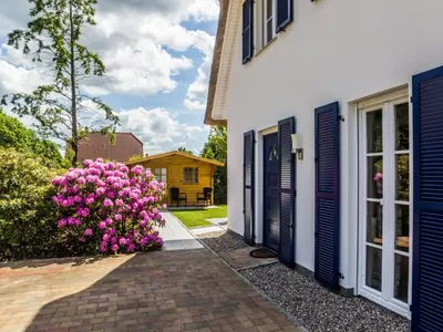 Das Gebäude in dem sich die Villa befindet