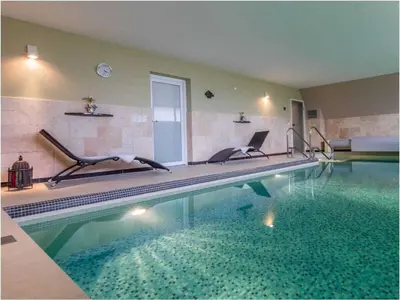 Der Swimmingpool an oder in der Nähe von DUXCAAR La Mer Comfortable holiday residence