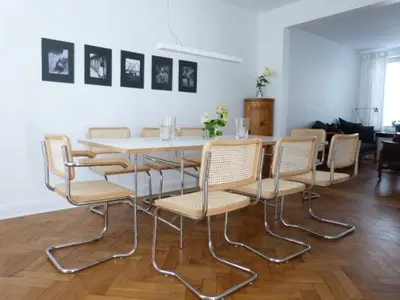 Ein Sitzbereich in der Unterkunft Ferienhaus Lübeck Falkenwiese