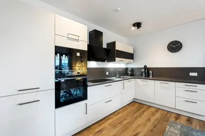 Küche/Küchenzeile in der Unterkunft Ferienwohnung Strandhafer Rosenhagen bei Travemünde