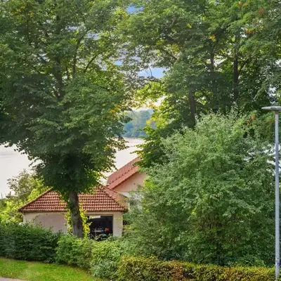 MAISUITES Sperling - Zentrale Ferienwohnung mit Boxspringbett