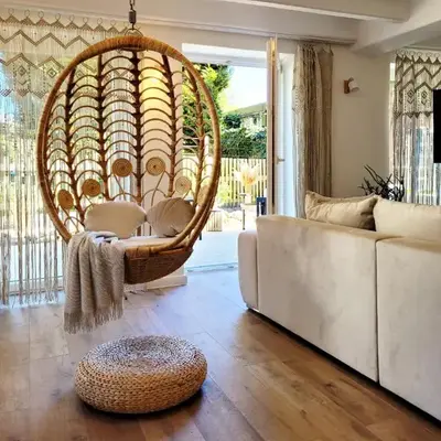 Moderne Lounge-Ferienwohnung mit Terrasse