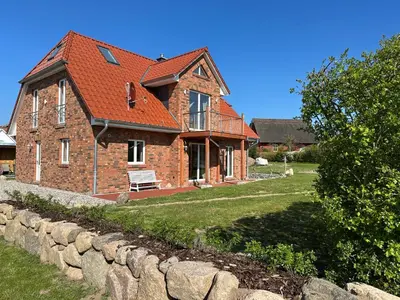 Das Gebäude in dem sich das Ferienhaus befindet