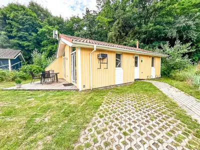 Das Gebäude in dem sich das Ferienhaus befindet