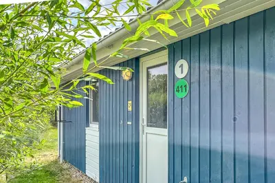 Das Gebäude in dem sich das Ferienhaus befindet