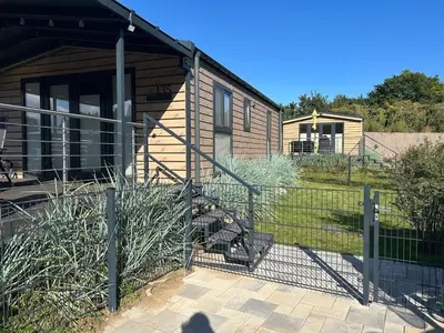 Das Gebäude in dem sich das Ferienhaus befindet