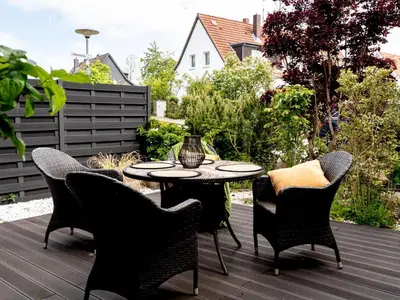 Ein Garten an der Unterkunft Unter den Linden