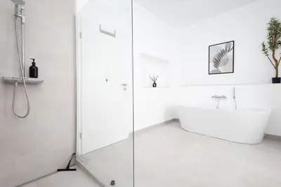 Ein Badezimmer in der Unterkunft Apartments an der Vorderreihe - Parkplätze nach Verfügbarkeit