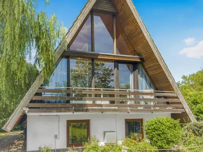Das Gebäude in dem sich das Ferienhaus befindet