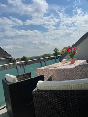 Ein Balkon oder eine Terrasse in der Unterkunft MeerZeit mit Schwimmbad und Sauna