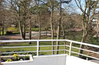 Ein Garten an der Unterkunft Ferienwohnungen im Hotel Royal