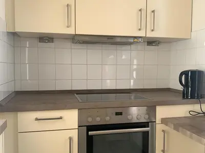 Küche/Küchenzeile in der Unterkunft Stilvolle Wohnung mit Balkon Perfekt für Städtetrip Lübeck