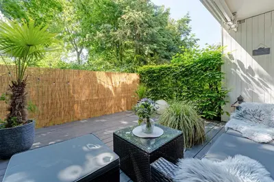 Ein Garten an der Unterkunft Hang 15 Rosis Jolle