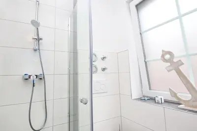 Ein Badezimmer in der Unterkunft Haus Aaron Fehlingstraße, Fewo 224