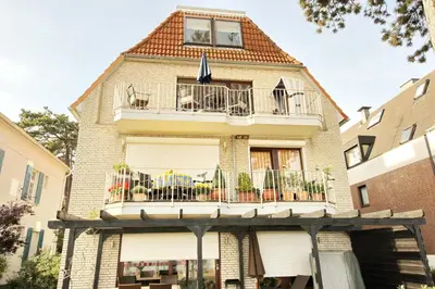 Das Gebäude in dem sich die Ferienwohnung befindet