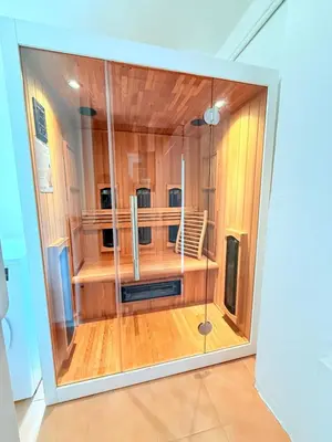 Grundriss der Unterkunft Garden Lakehouse Sauna Kamin Grill Billard Darts Modernes Ferienhaus in Seenähe mit Garten und Spielbereich