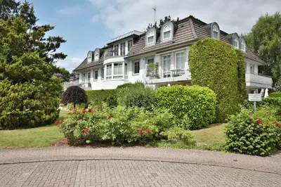Ein Garten an der Unterkunft Residenz Weedkroog 13 Appartement 8