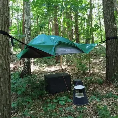 Baumzelt mitten im Wald bis 180kg