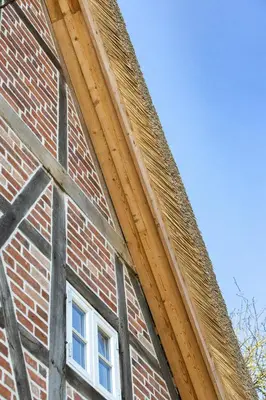 Das Gebäude in dem sich das Ferienhaus befindet