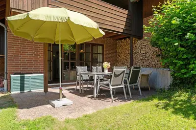 Ein Garten an der Unterkunft Ferienparadies Seeweg 2