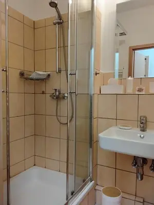 Ein Badezimmer in der Unterkunft Ferienwohnung am Bahnhof Meierstr 43