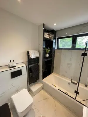 Ein Badezimmer in der Unterkunft Modernes Apartment - zentral - nahe Hamburg & Lübeck
