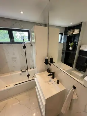 Ein Badezimmer in der Unterkunft Modernes Apartment - zentral - nahe Hamburg & Lübeck