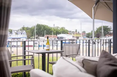 Ein Balkon oder eine Terrasse in der Unterkunft Hafenglück