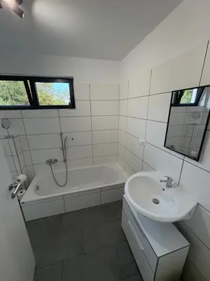 Ein Badezimmer in der Unterkunft Modernes 3 Zimmer Apartment - zentral - nahe Hamburg & Lübeck