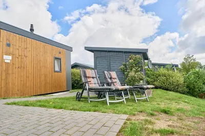 Das Gebäude in dem sich das Ferienhaus befindet